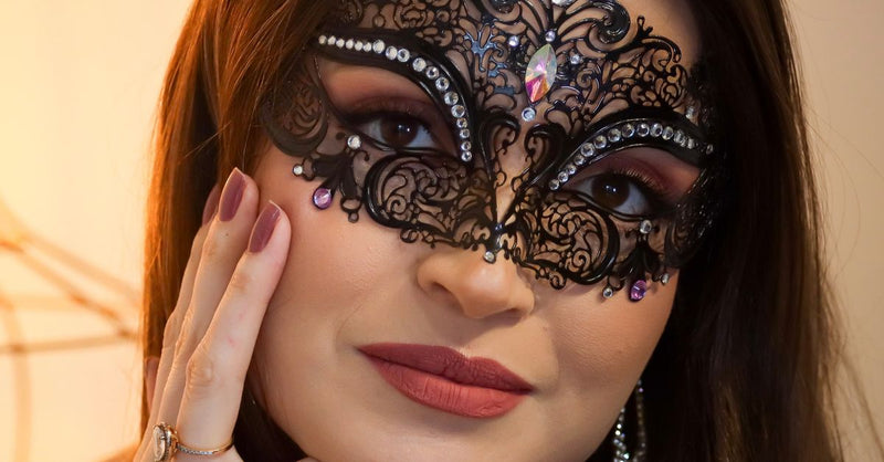 How to Choose a Masquerade Mask for a Ball, Party, or Themed Event