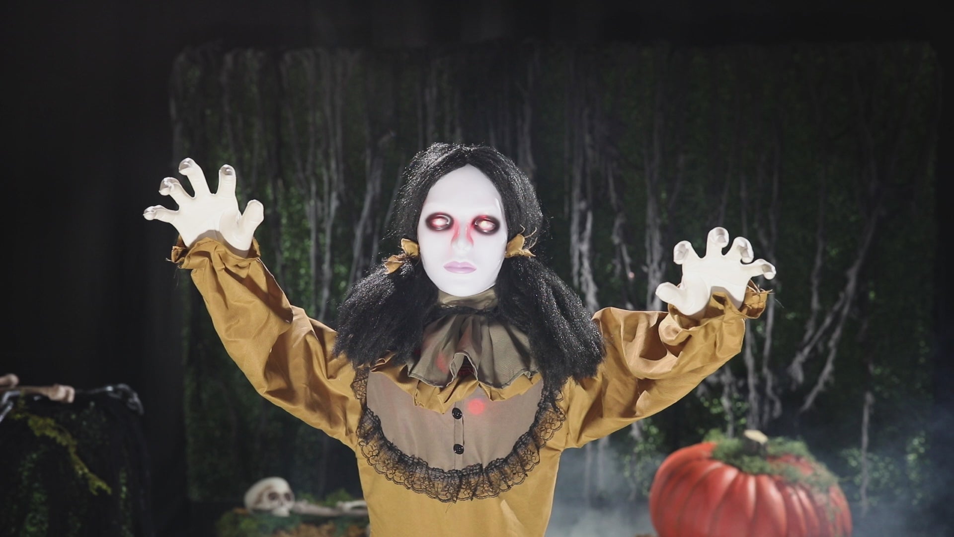 Load video: 5 Ft Standing Creepy Woman Pop-Up