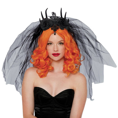 Gothic headpiece with Venetian lace in black and gold 