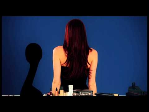 Load video: Fever Sienna Wig - Auburn, Long Feathered with Fringe