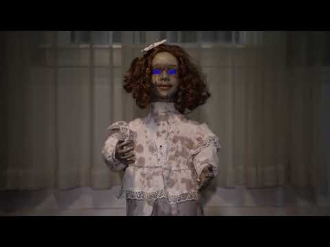Animated Cracked Victorian Doll